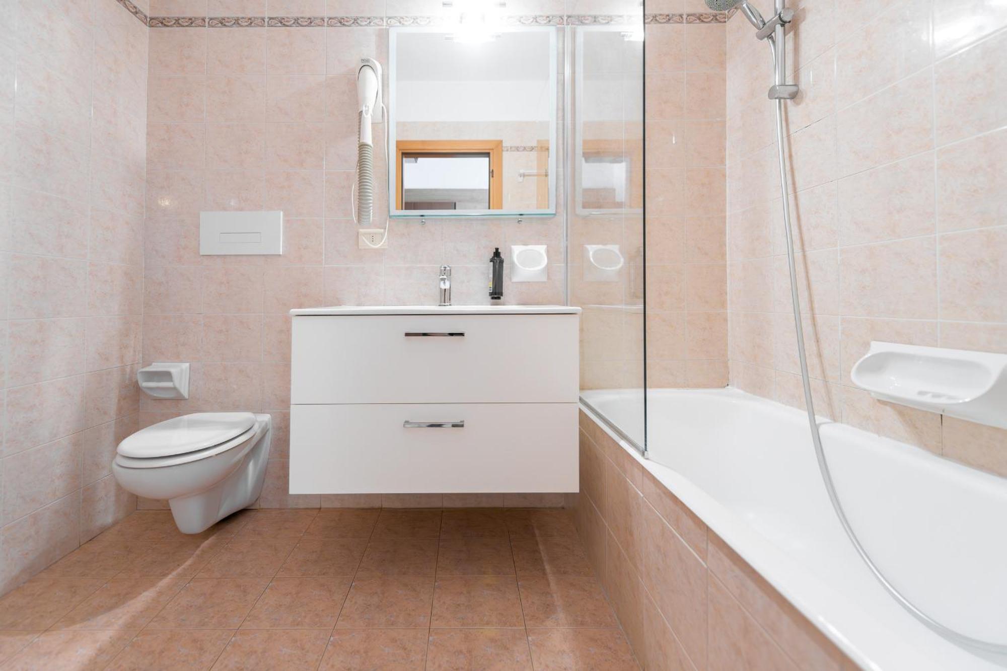 Hotel Garda Bellevue Limone sul Garda Room photo