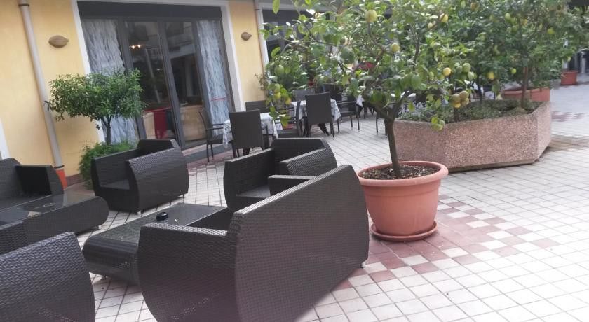 Hotel Garda Bellevue Limone sul Garda Exterior photo