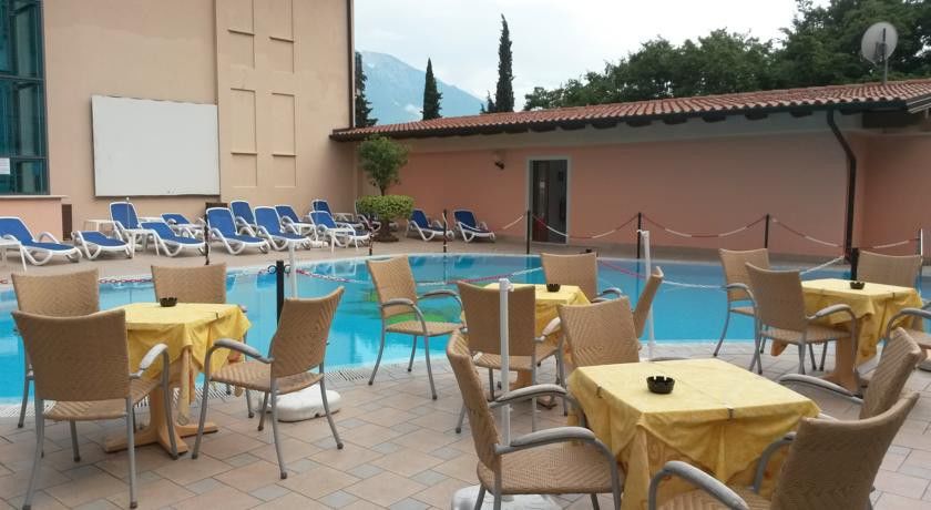 Hotel Garda Bellevue Limone sul Garda Exterior photo